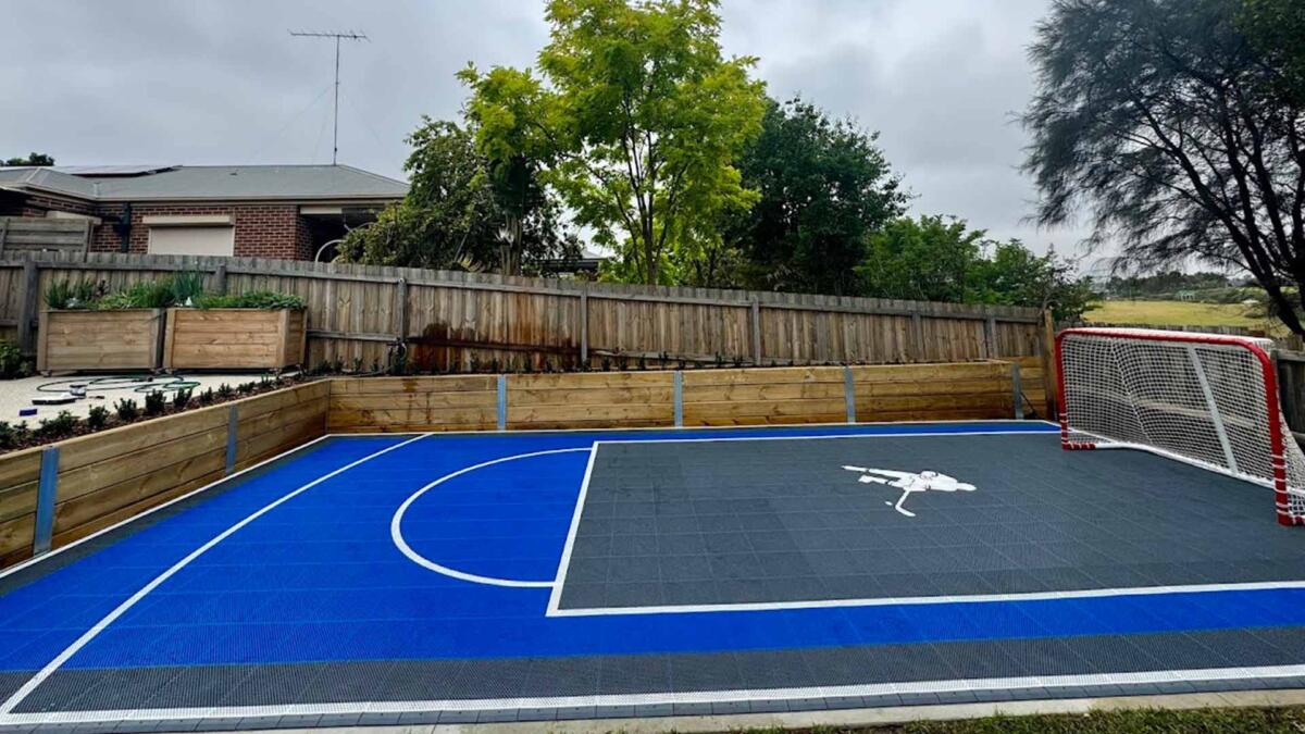 Puckman ice hockey practice court